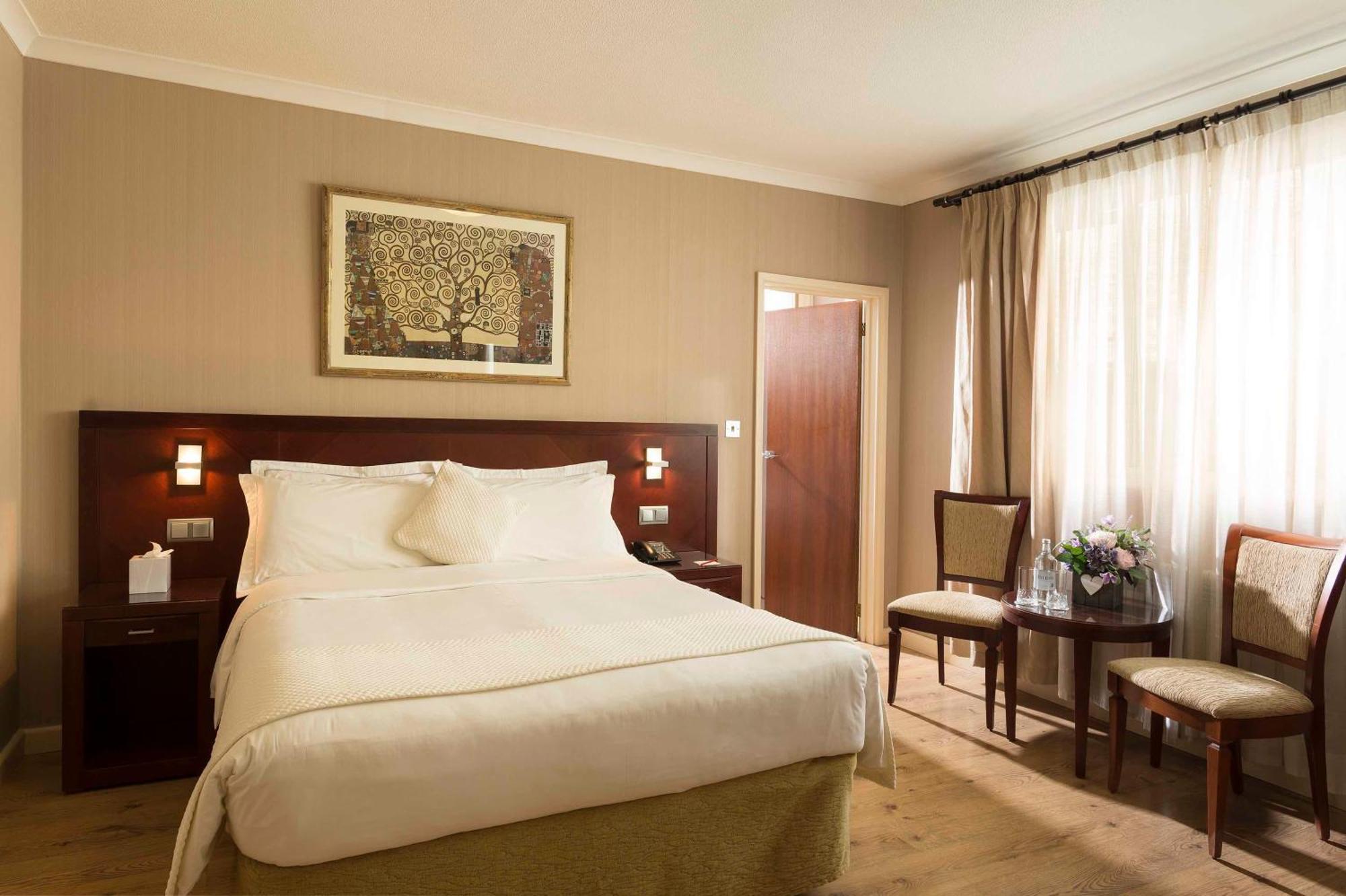 Hotel Savoy Ст. Хейлир Джерси Экстерьер фото