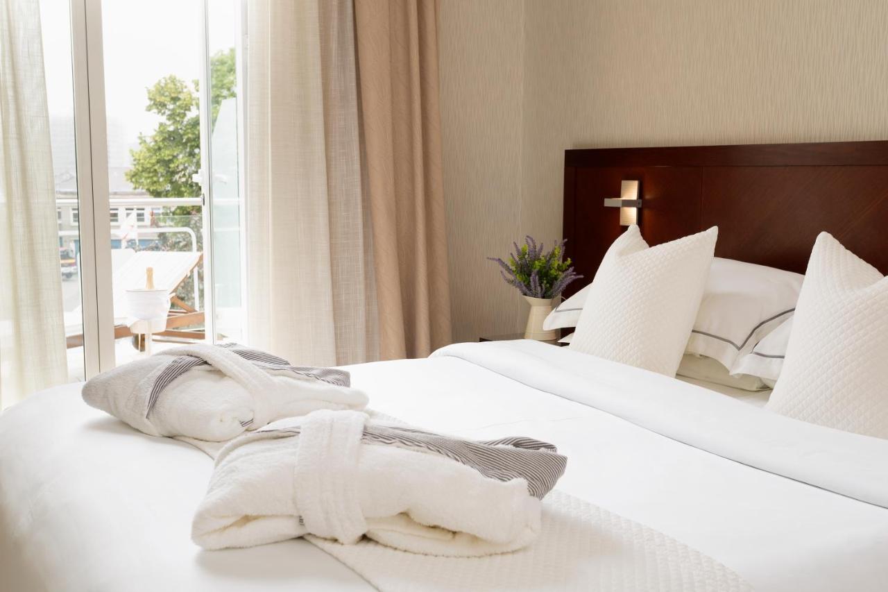 Hotel Savoy Ст. Хейлир Джерси Экстерьер фото