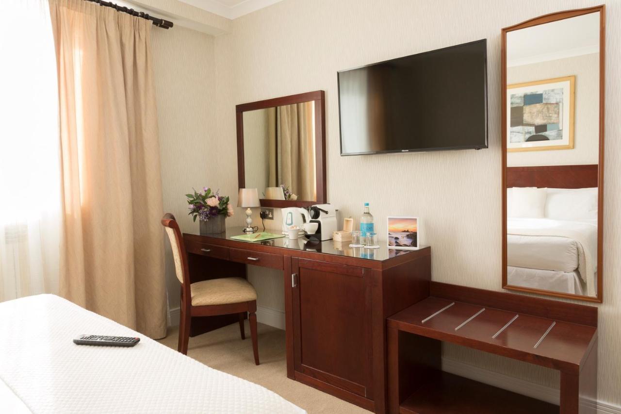 Hotel Savoy Ст. Хейлир Джерси Экстерьер фото
