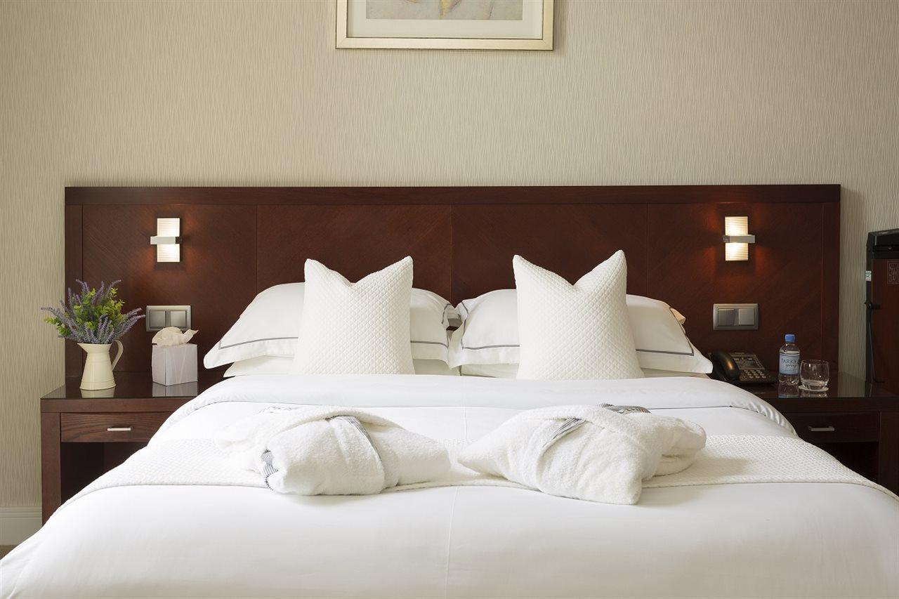 Hotel Savoy Ст. Хейлир Джерси Экстерьер фото